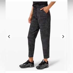 EUC Lululemon Keep Moving Pant 7/8 High Rise
